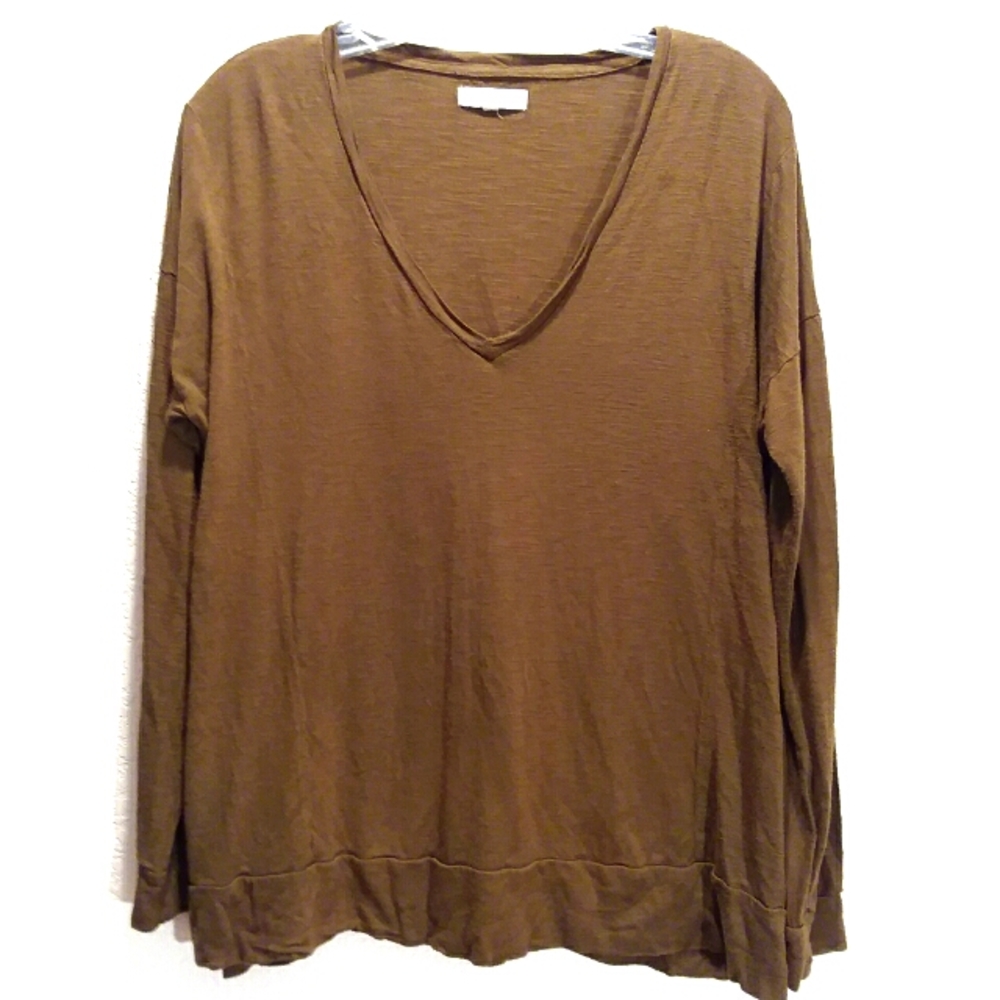 SALE! Madewell Long Sleeve V Neck Tee - Picture 2 of 4